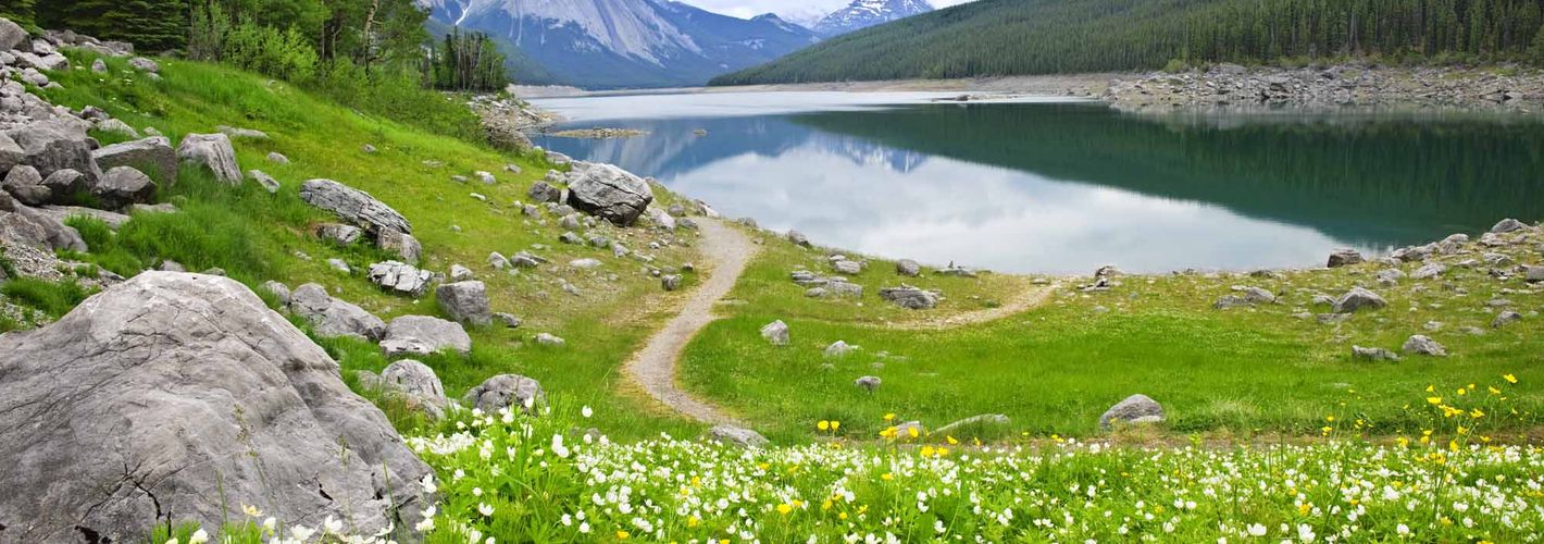 Medicine Lake in Jasper National Park