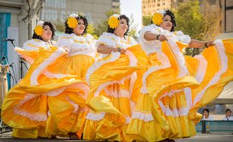 Danse latine au Edmonton Latin Festival (festival latin d'Edmonton), le 13 août 2016.