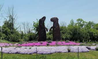 Champ de Rêves Botanical Garden in Vaudreuil-Dorion, May 2023