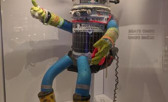 hitchBOT