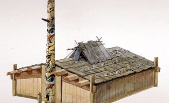 Maison traditionnelle de planches des Haïdas