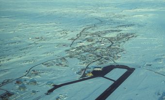 Vue aérienne d’Iqaluit (Nunavut) 