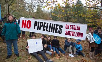 Manifestation contre le pipeline Trans Mountain
