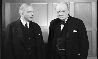 Le premier ministre canadien William Lyon Mackenzie King en compagnie du premier ministre britannique Winston Churchill, en 1941