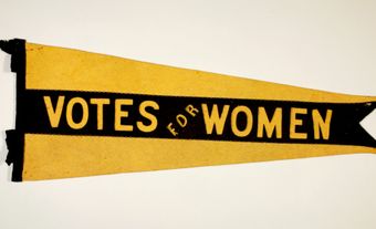 Fanion « Votes for Women » (Droit de vote pour les femmes)