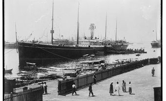 Au Port Saïd, Égypte, le long du canal de Suez, vers 1910 1915.