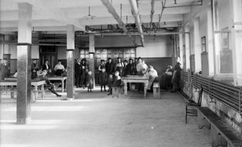 Dining hall at the Immigration Centre, Québec, circa 1911