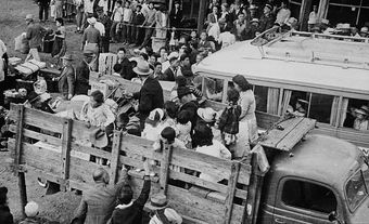 Réinstallation de Canadiens d’origine japonaise dans des camps d’internement