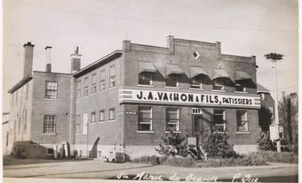 J.A. Vachon & Fils, Pâtissiers business c. 1940.